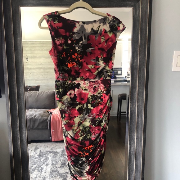 Beautiful Ruched Dress - Picture 4 of 4